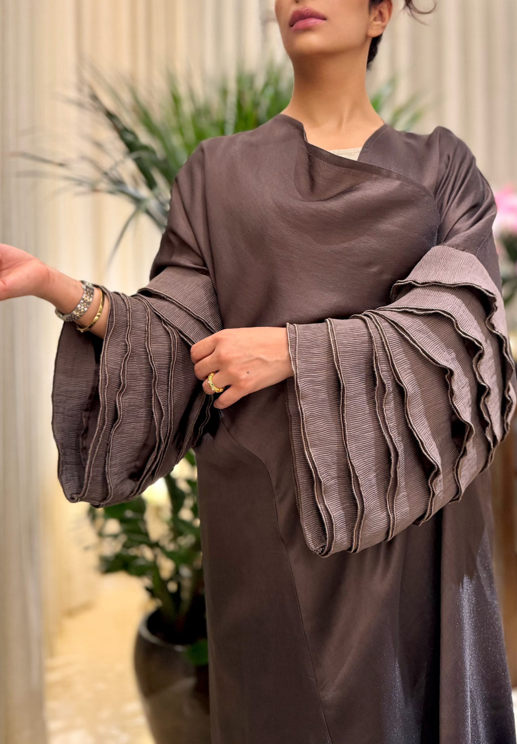 CHOCOLATE PLEATED ABAYA